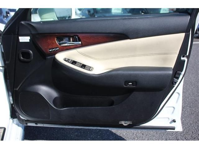 TOYOTA CROWN MAJESTA HYBRID 2013 Image 31