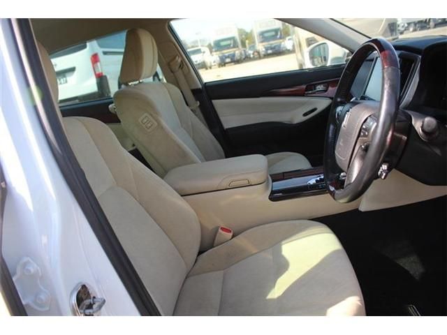 TOYOTA CROWN MAJESTA HYBRID 2013 Image 31