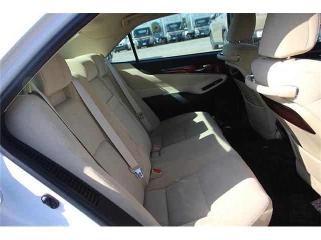 TOYOTA CROWN MAJESTA HYBRID 2013 Image 31