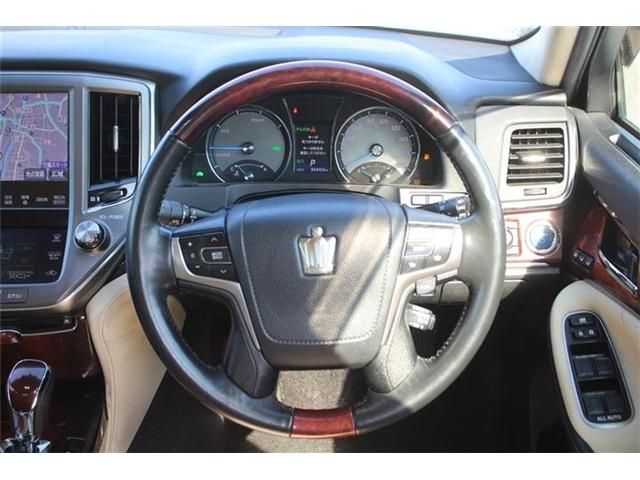 TOYOTA CROWN MAJESTA HYBRID 2013 Image 31