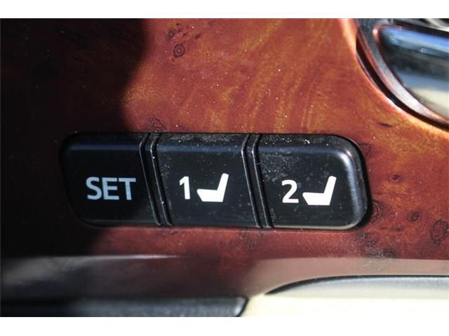 TOYOTA CROWN MAJESTA HYBRID 2013 Image 31