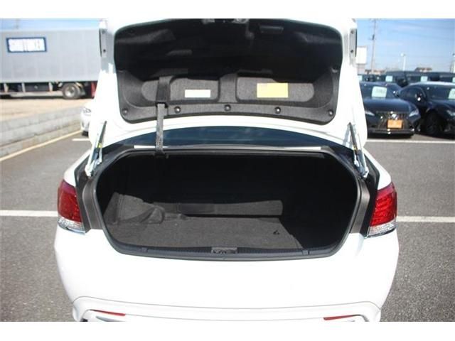 TOYOTA CROWN MAJESTA HYBRID 2013 Image 31