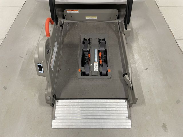 NISSAN NV350 CARAVAN 2019 Image 31