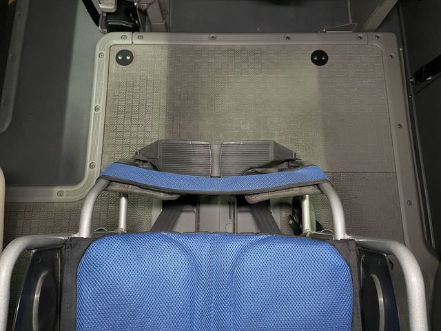 NISSAN NV350 CARAVAN 2019 Image 31