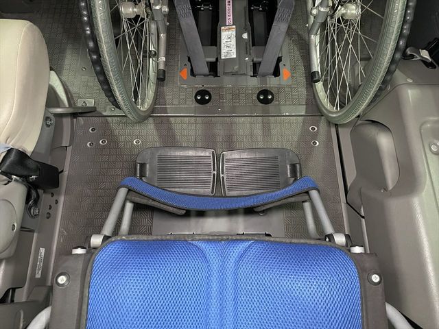 NISSAN NV350 CARAVAN 2019 Image 31