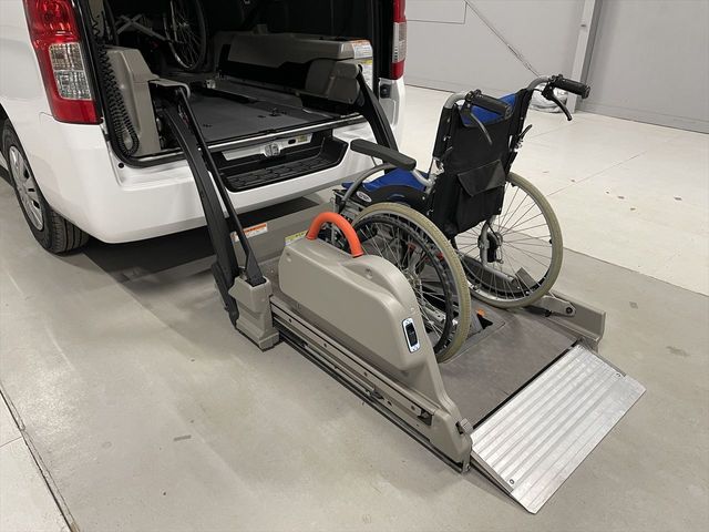 NISSAN NV350 CARAVAN 2019 Image 31