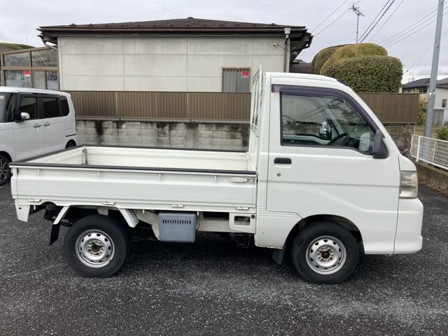 DAIHATSU HIJET TRUCK 4WD 2011 Image 31