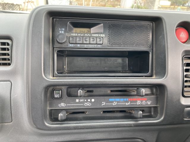 DAIHATSU HIJET TRUCK 4WD 2011 Image 31