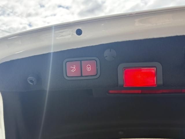 MERCEDES BENZ MERCEDES AMG C CLASS 2019 Image 31