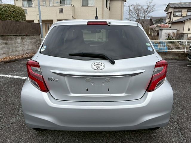 TOYOTA VITZ 2015 Image 31
