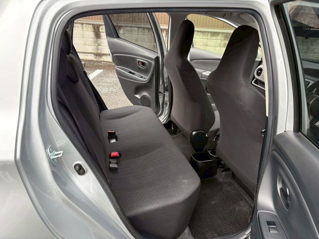 TOYOTA VITZ 2015 Image 31