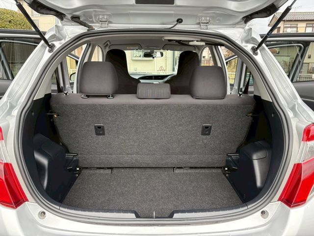 TOYOTA VITZ 2015 Image 31