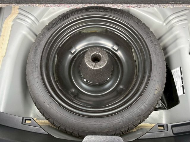 TOYOTA VITZ 2015 Image 31