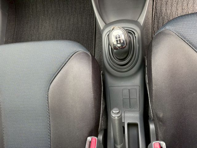 TOYOTA VITZ 2009 Image 31