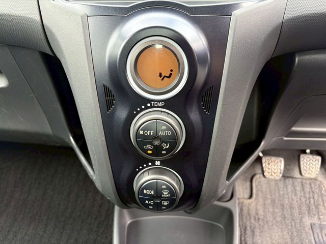 TOYOTA VITZ 2009 Image 31