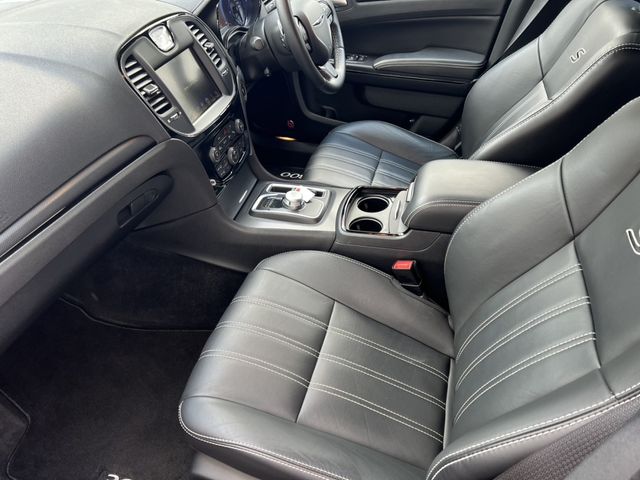 CHRYSLER 300 2015 Image 31