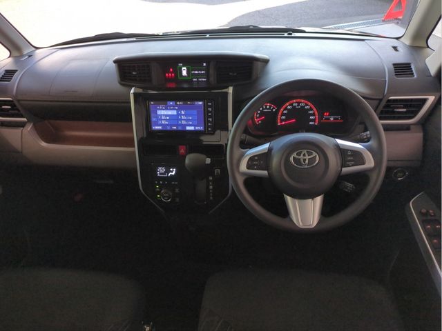 TOYOTA TANK 2018 Image 31