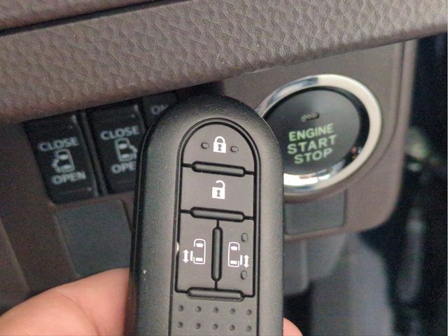 TOYOTA TANK 2018 Image 31