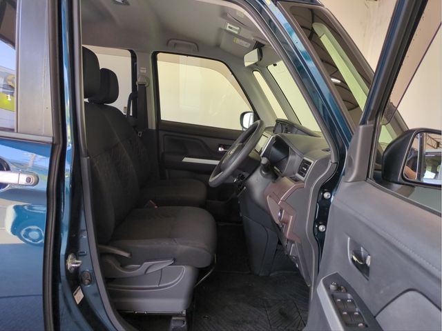 TOYOTA TANK 2018 Image 31