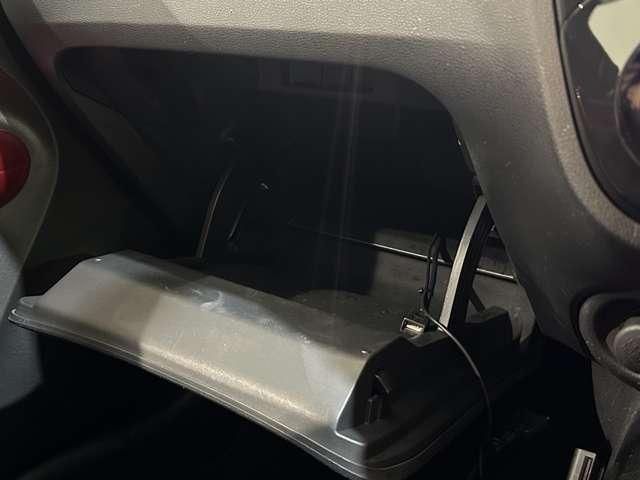 NISSAN JUKE 2012 Image 31