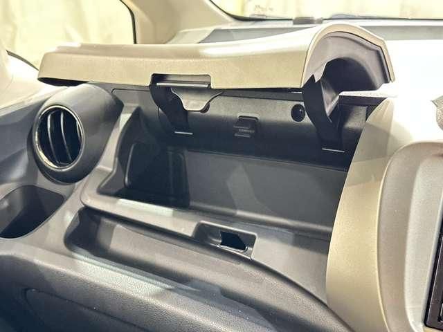 HONDA FIT HYBRID 2010 Image 31