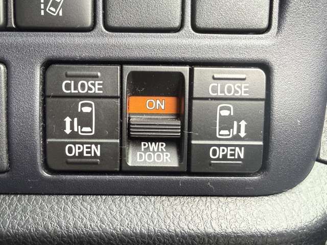 TOYOTA NOAH 4WD 2016 Image 31