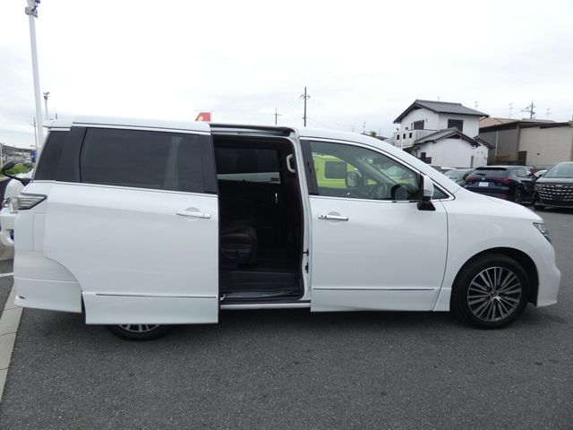 NISSAN ELGRAND 2021 Image 31