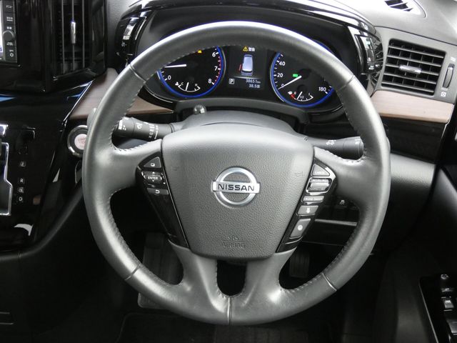 NISSAN ELGRAND 2021 Image 31