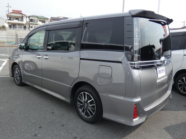 TOYOTA VOXY 2017 Image 31