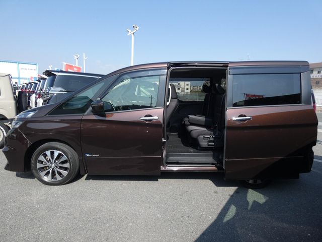 NISSAN SERENA  S-HYBRID 2017 Image 31