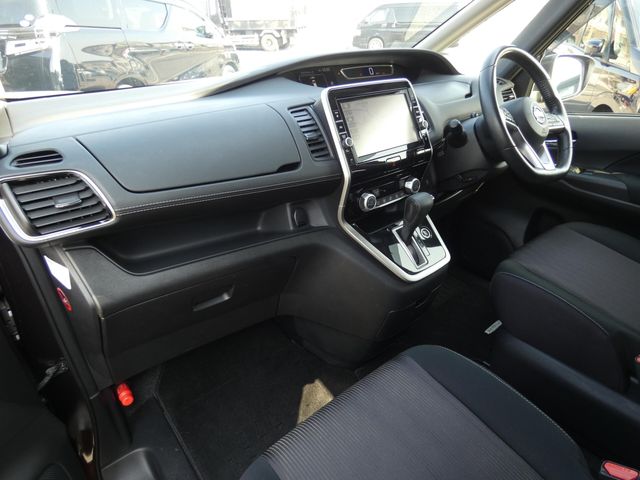 NISSAN SERENA  S-HYBRID 2017 Image 31