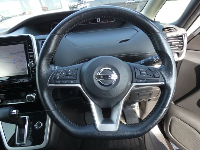 NISSAN SERENA  S-HYBRID 2017 Image 31