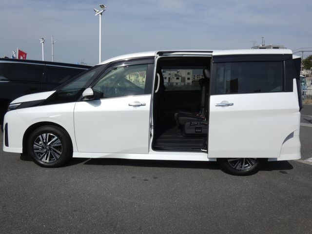 NISSAN SERENA  WG 2023 Image 31