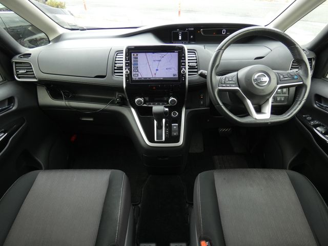 NISSAN SERENA  S-HYBRID 2017 Image 31