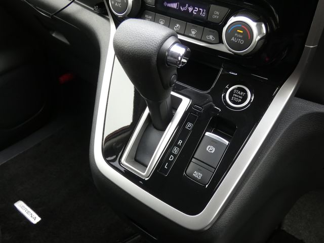 NISSAN SERENA  S-HYBRID 2017 Image 31