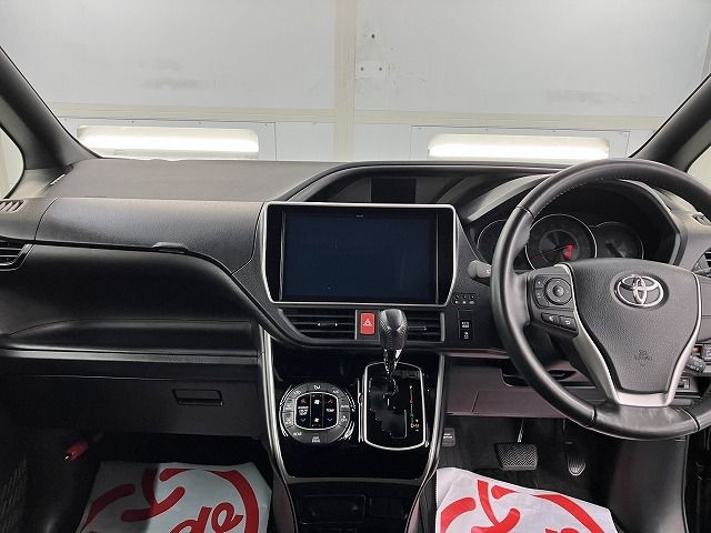 TOYOTA VOXY 4WD 2019 Image 31