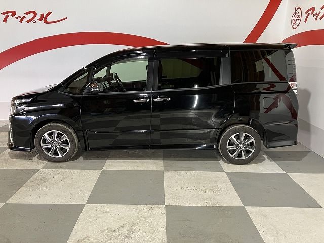 TOYOTA VOXY 4WD 2019 Image 31