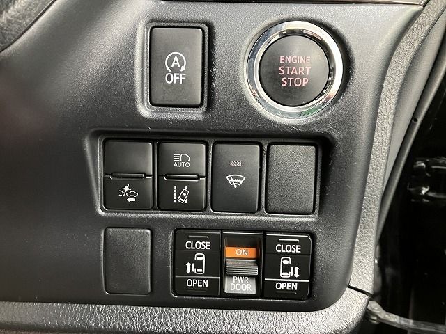 TOYOTA VOXY 4WD 2019 Image 31