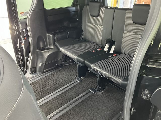 TOYOTA VOXY 4WD 2019 Image 31