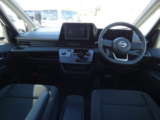 NISSAN SERENA  WG 2025 Image 31