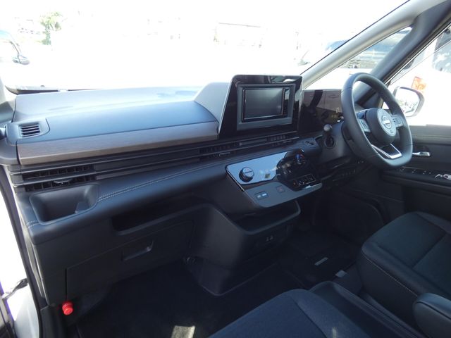 NISSAN SERENA  WG 2025 Image 31