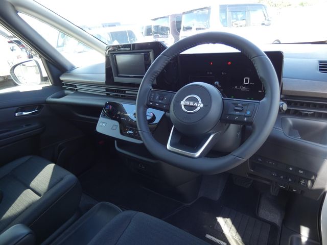 NISSAN SERENA  WG 2025 Image 31