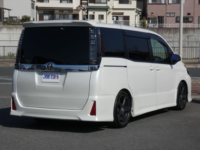TOYOTA VOXY 2014 Image 31