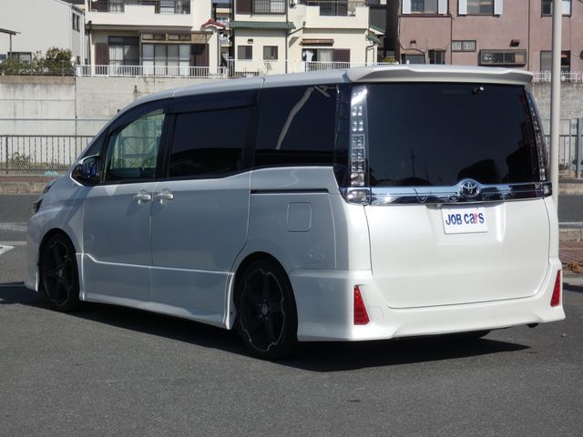 TOYOTA VOXY 2014 Image 31