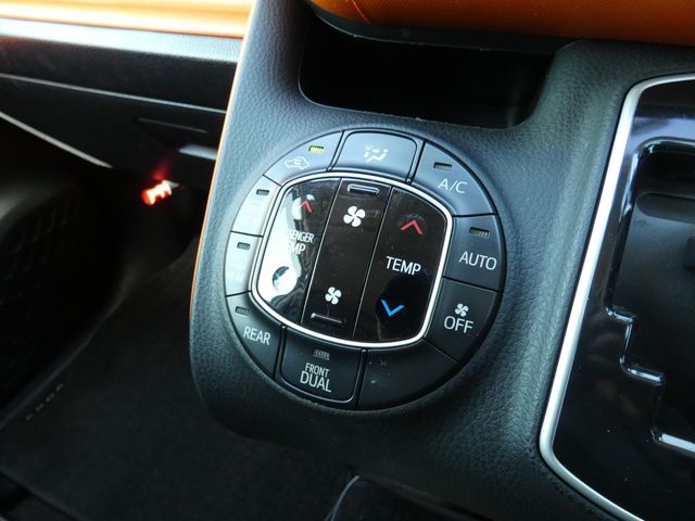 TOYOTA VOXY 2014 Image 31