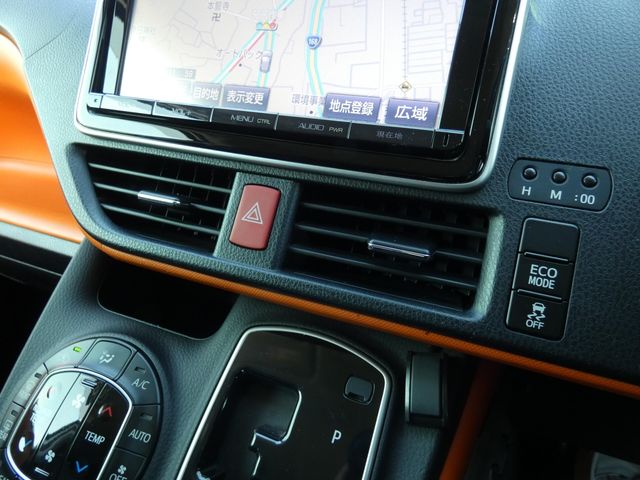 TOYOTA VOXY 2014 Image 31