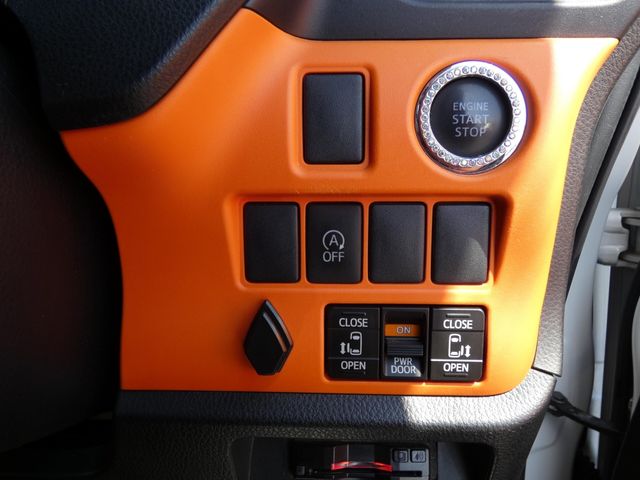 TOYOTA VOXY 2014 Image 31