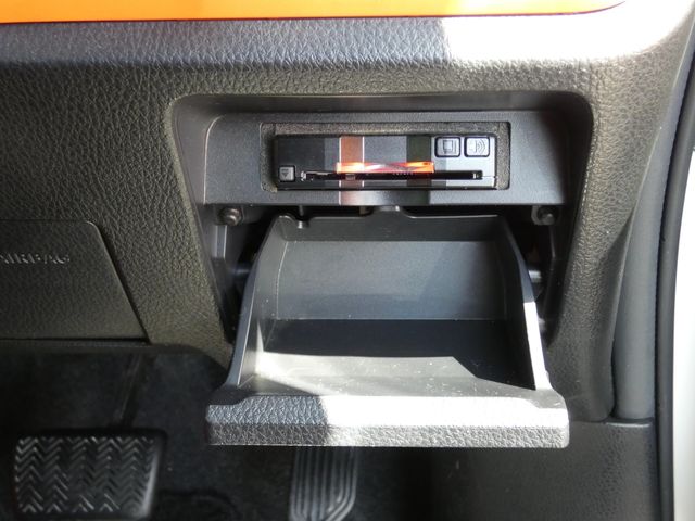 TOYOTA VOXY 2014 Image 31