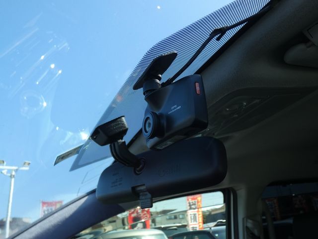 TOYOTA VOXY 2014 Image 31