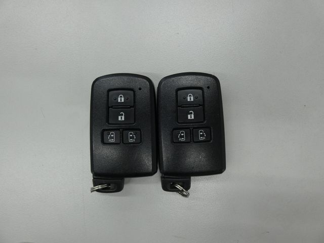 TOYOTA VOXY 2014 Image 31